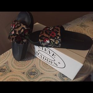 Steve Madden multi color slides